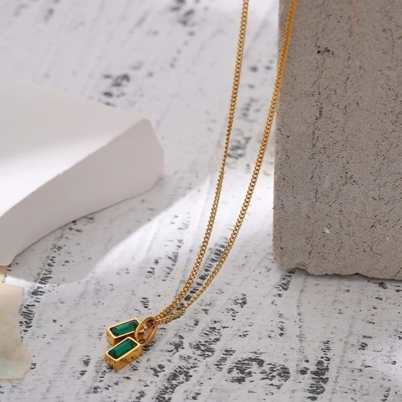 𝅺❗️restocked❗️new Emerald Green Gemstone 18K Gold Plated Necklace - Picture 9 of 16